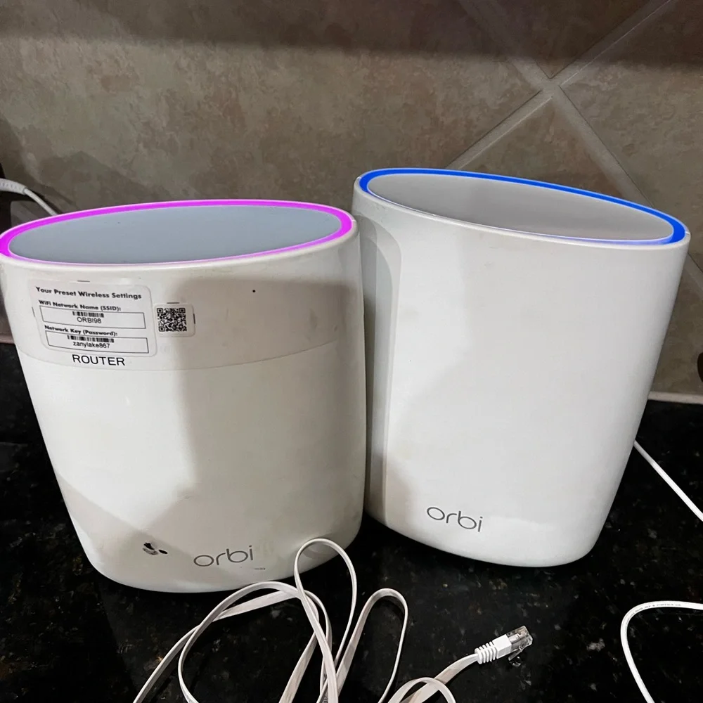 White Wireless Router System - Picture 4 of 7